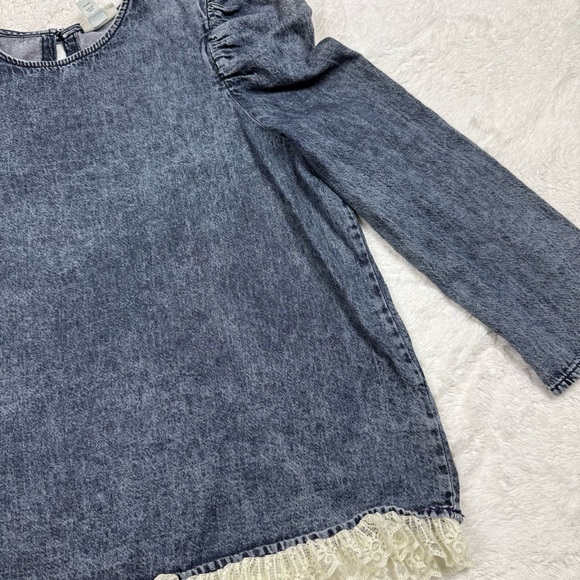 Anna Denim Blouse with Lace Hem - Picture 4 of 6